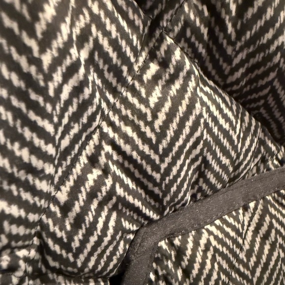 J. Crew Lightweight Puffer Vest Women Size M - Picture 3 of 4